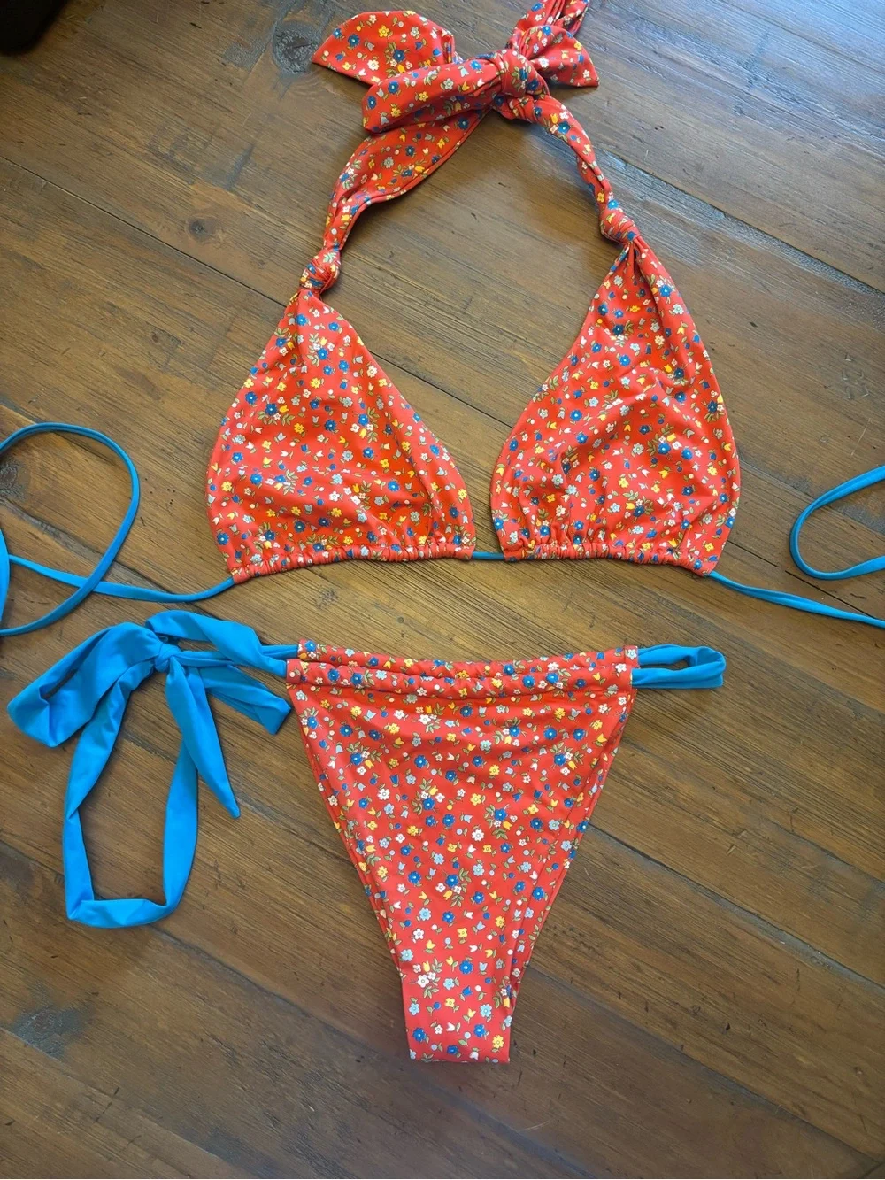 Frankie’s bikinis seaside foam bikini set
